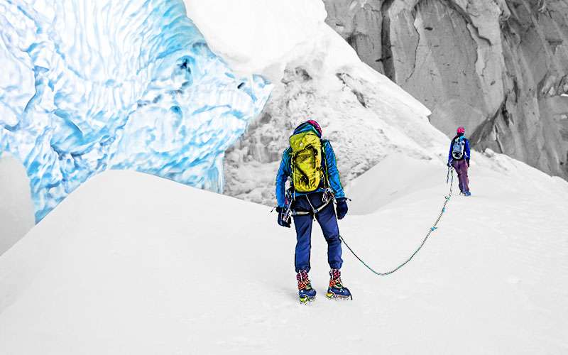 Seilschaft auf einem Gletscher